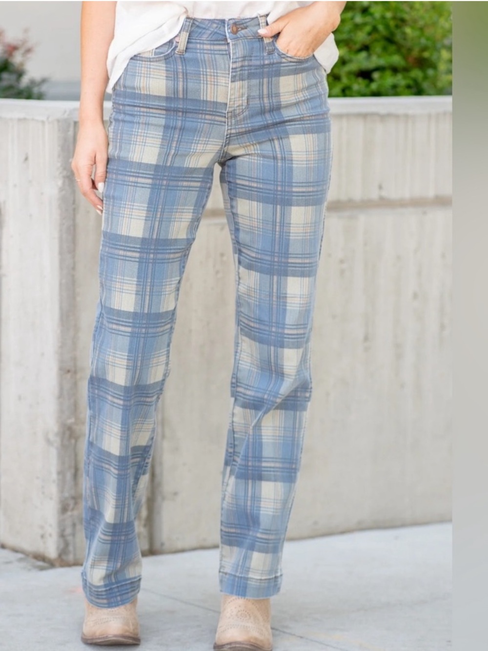 JUDY BLUE Blue Plaid Women’s Straight-Leg Jeans Size 3/26 -- PERFECT FOR FALL!!!